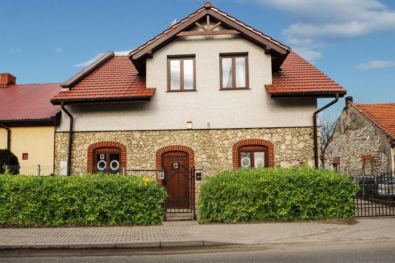 Pokoje W Starej Karczmie Liszki Bagian luar foto