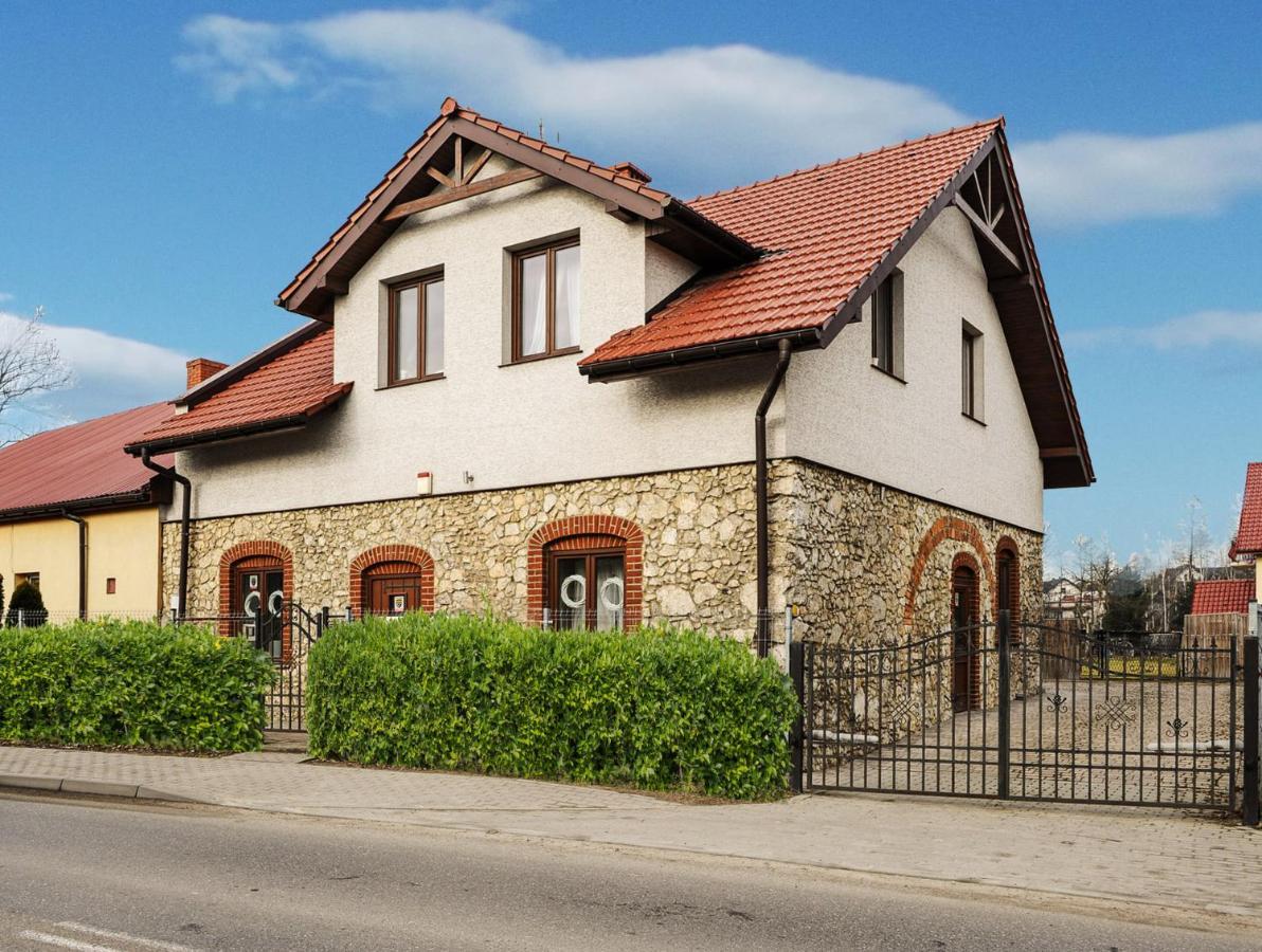 Pokoje W Starej Karczmie Liszki Bagian luar foto