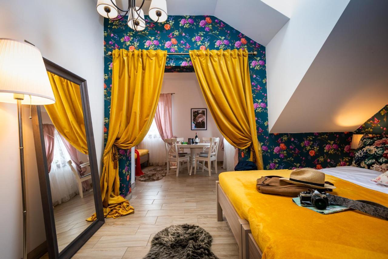 Pokoje W Starej Karczmie Liszki Bagian luar foto