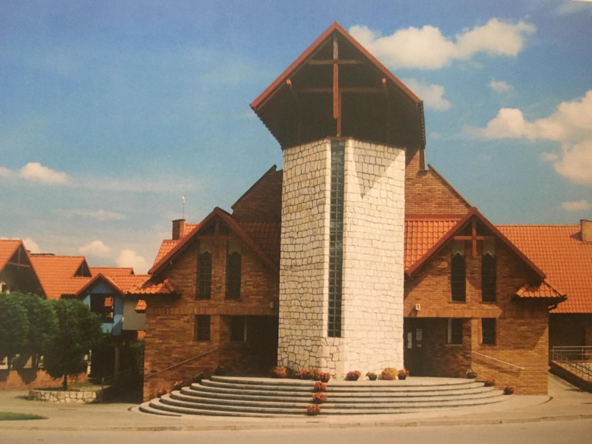 Pokoje W Starej Karczmie Liszki Bagian luar foto