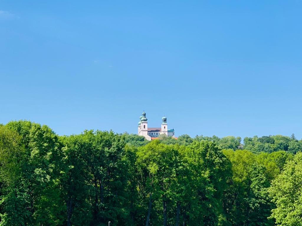 Pokoje W Starej Karczmie Liszki Bagian luar foto